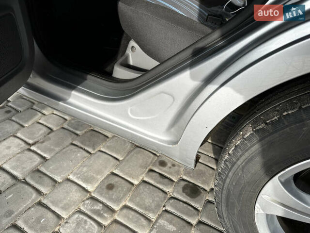 Серый Форд Фокус, объемом двигателя 1.6 л и пробегом 175 тыс. км за 5900 $, фото 37 на Automoto.ua