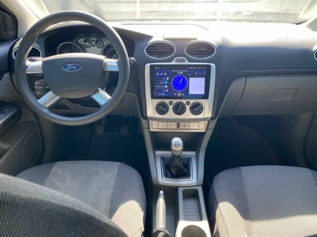 Серый Форд Фокус, объемом двигателя 1.6 л и пробегом 152 тыс. км за 6200 $, фото 7 на Automoto.ua