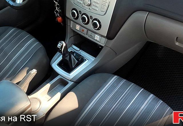 Серый Форд Фокус, объемом двигателя 18 л и пробегом 280 тыс. км за 4690 $, фото 10 на Automoto.ua