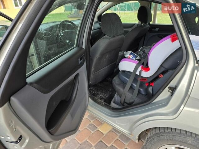 Сірий Форд Фокус, об'ємом двигуна 1.6 л та пробігом 165 тис. км за 6000 $, фото 14 на Automoto.ua