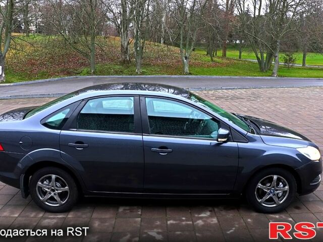 Серый Форд Фокус, объемом двигателя 1.6 л и пробегом 130 тыс. км за 5888 $, фото 2 на Automoto.ua