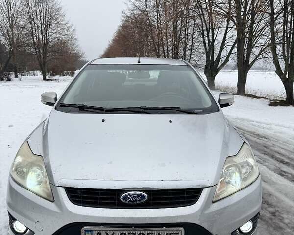 Серый Форд Фокус, объемом двигателя 1.6 л и пробегом 360 тыс. км за 4500 $, фото 1 на Automoto.ua