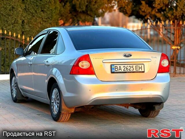 Сірий Форд Фокус, об'ємом двигуна 1.6 л та пробігом 173 тис. км за 4750 $, фото 3 на Automoto.ua