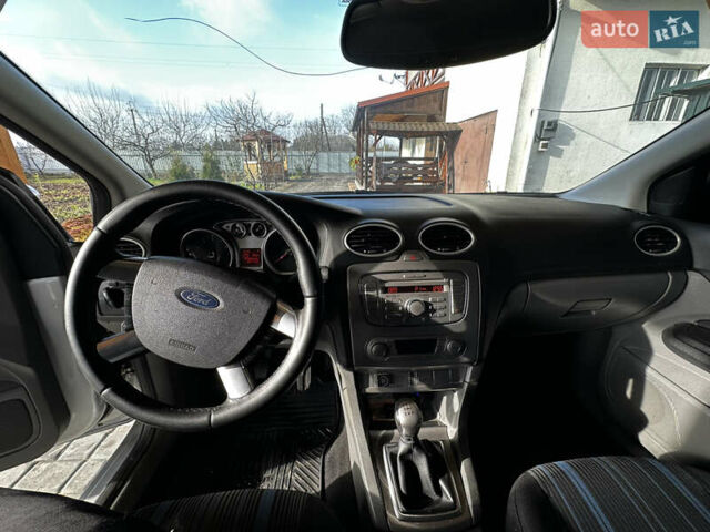 Серый Форд Фокус, объемом двигателя 1.6 л и пробегом 175 тыс. км за 5900 $, фото 34 на Automoto.ua