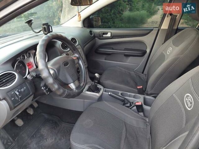 Форд Фокус 2009 в Одессе на Automoto.ua Серый Форд Фокус, объемом двигателя 1.6 л и пробегом 333 тыс. км за 5000 $, фото 12 на Automoto.ua