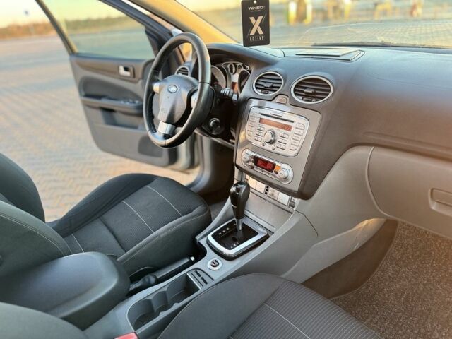 Серый Форд Фокус, объемом двигателя 1.6 л и пробегом 180 тыс. км за 5100 $, фото 18 на Automoto.ua