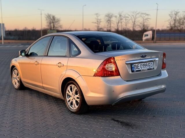 Серый Форд Фокус, объемом двигателя 1.6 л и пробегом 180 тыс. км за 5100 $, фото 2 на Automoto.ua