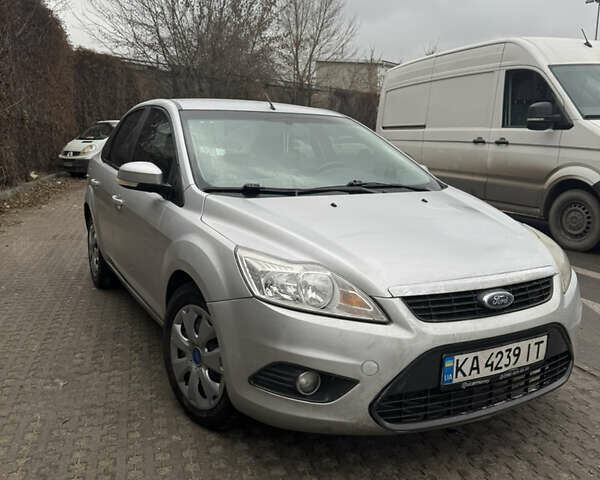 Серый Форд Фокус, объемом двигателя 1.6 л и пробегом 271 тыс. км за 3800 $, фото 5 на Automoto.ua