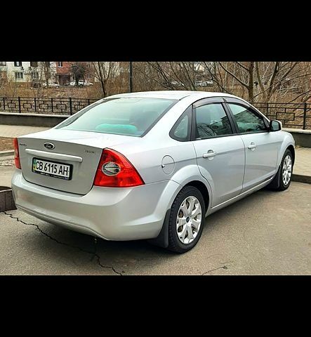 Серый Форд Фокус, объемом двигателя 1.6 л и пробегом 80 тыс. км за 8100 $, фото 5 на Automoto.ua