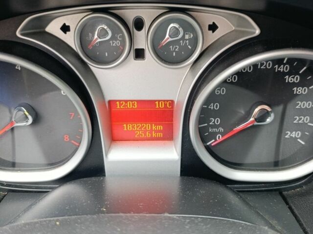 Сірий Форд Фокус, об'ємом двигуна 2 л та пробігом 160 тис. км за 7000 $, фото 5 на Automoto.ua