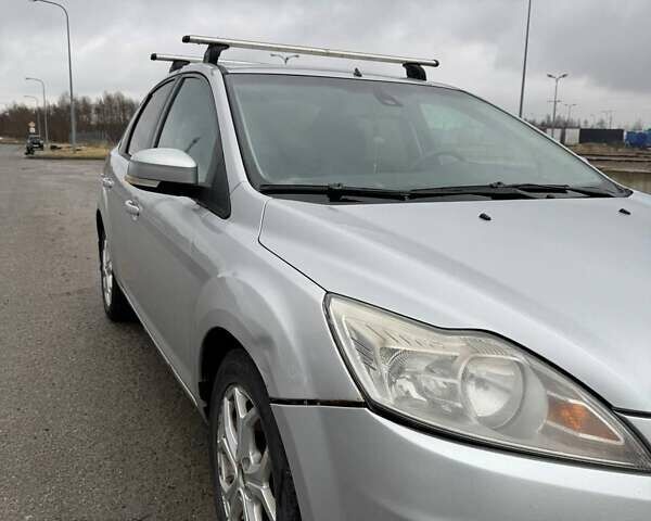 Серый Форд Фокус, объемом двигателя 1.6 л и пробегом 328 тыс. км за 4200 $, фото 8 на Automoto.ua