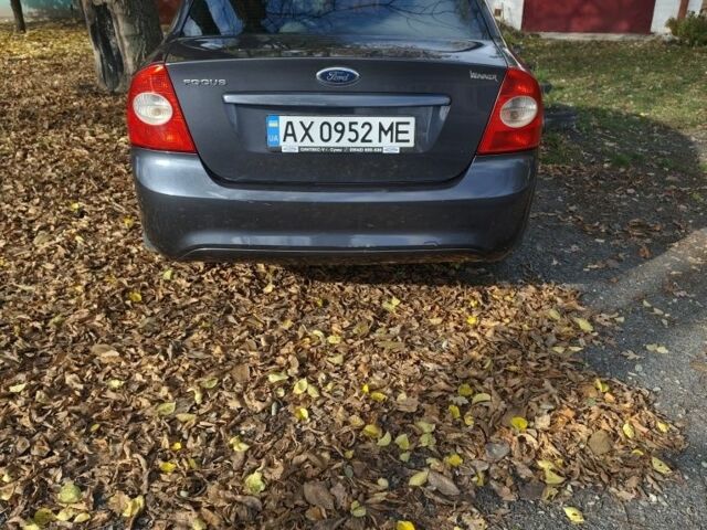 Серый Форд Фокус, объемом двигателя 1.6 л и пробегом 250 тыс. км за 5500 $, фото 2 на Automoto.ua