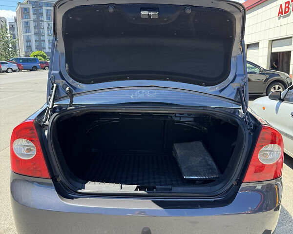 Серый Форд Фокус, объемом двигателя 2 л и пробегом 157 тыс. км за 7400 $, фото 12 на Automoto.ua