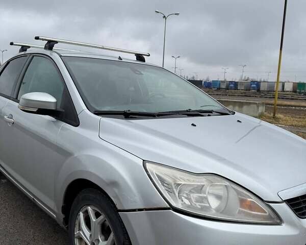 Серый Форд Фокус, объемом двигателя 1.6 л и пробегом 328 тыс. км за 4200 $, фото 9 на Automoto.ua