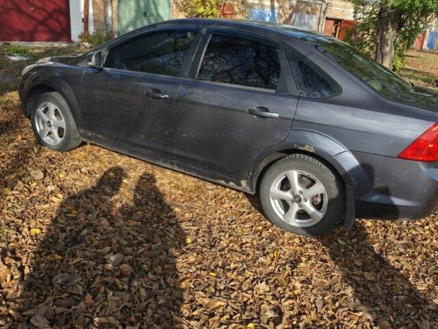 Серый Форд Фокус, объемом двигателя 1.6 л и пробегом 250 тыс. км за 5500 $, фото 5 на Automoto.ua