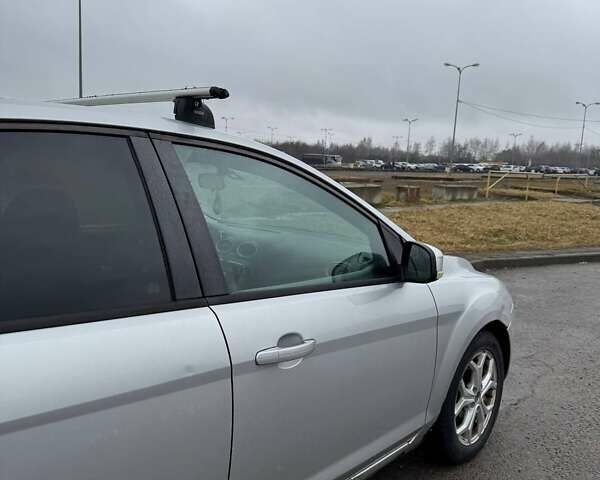 Серый Форд Фокус, объемом двигателя 1.6 л и пробегом 328 тыс. км за 4200 $, фото 6 на Automoto.ua