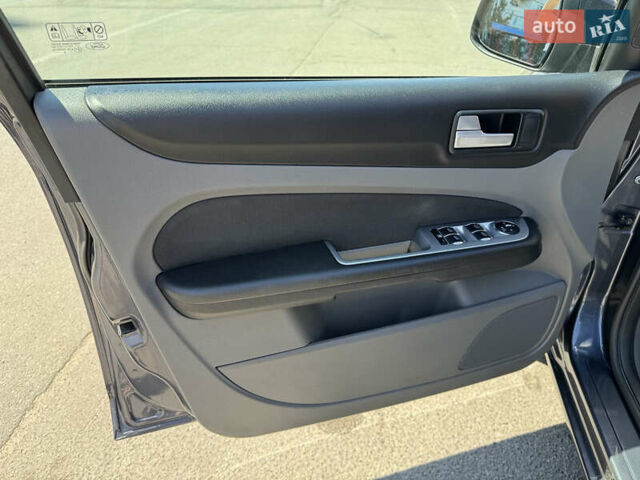 Серый Форд Фокус, объемом двигателя 2 л и пробегом 157 тыс. км за 7400 $, фото 11 на Automoto.ua