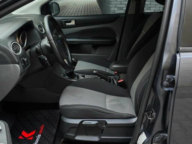 Серый Форд Фокус, объемом двигателя 0 л и пробегом 136 тыс. км за 5999 $, фото 7 на Automoto.ua