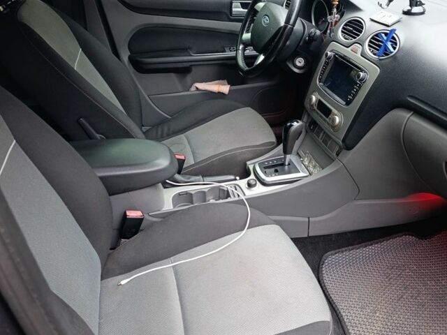 Сірий Форд Фокус, об'ємом двигуна 2 л та пробігом 160 тис. км за 7000 $, фото 4 на Automoto.ua