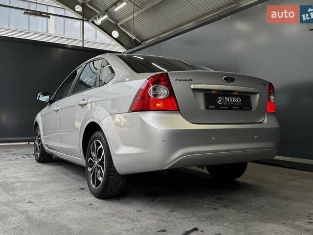 Серый Форд Фокус, объемом двигателя 1.6 л и пробегом 174 тыс. км за 6000 $, фото 12 на Automoto.ua