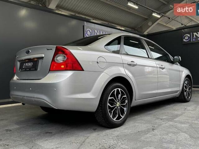 Серый Форд Фокус, объемом двигателя 1.6 л и пробегом 174 тыс. км за 6000 $, фото 18 на Automoto.ua