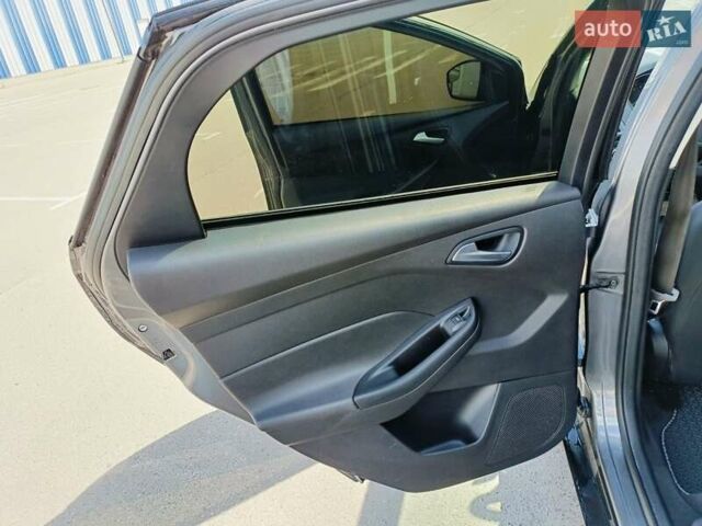 Сірий Форд Фокус, об'ємом двигуна 2 л та пробігом 215 тис. км за 7000 $, фото 15 на Automoto.ua