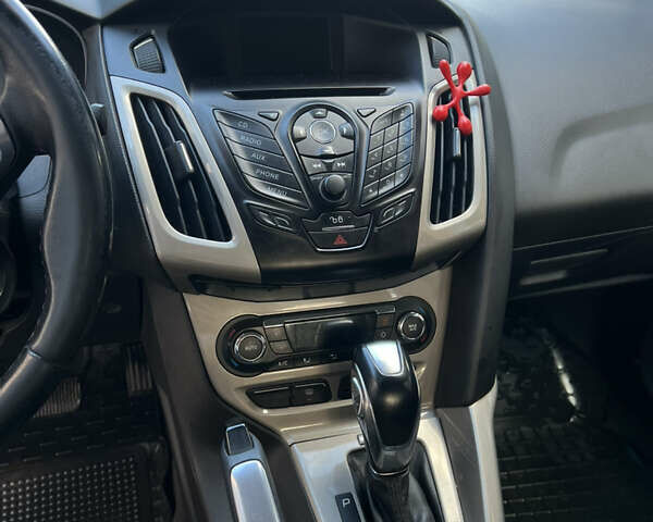 Сірий Форд Фокус, об'ємом двигуна 2 л та пробігом 186 тис. км за 7500 $, фото 4 на Automoto.ua