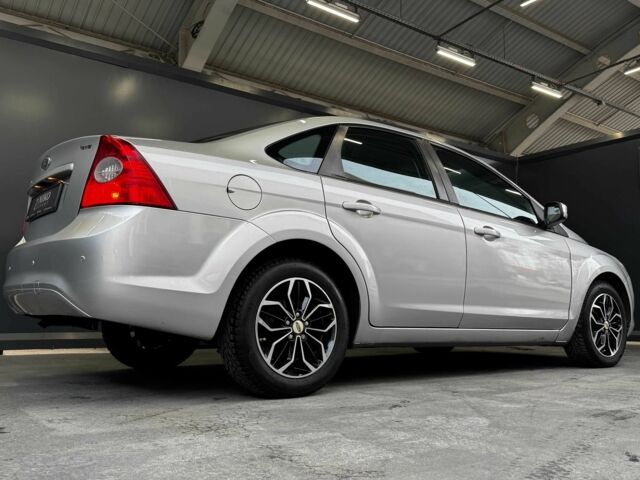 Сірий Форд Фокус, об'ємом двигуна 1.6 л та пробігом 174 тис. км за 5900 $, фото 4 на Automoto.ua