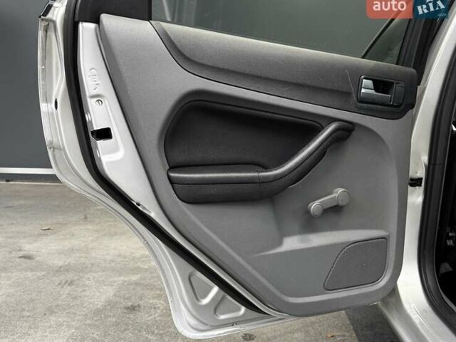 Серый Форд Фокус, объемом двигателя 1.6 л и пробегом 174 тыс. км за 6000 $, фото 41 на Automoto.ua