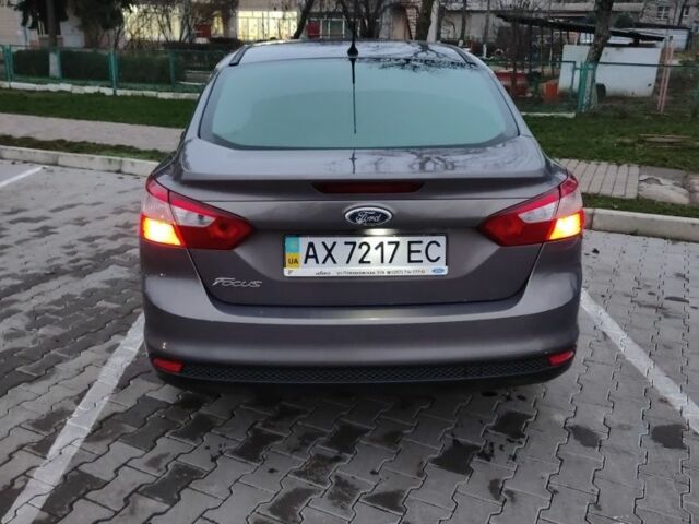 Серый Форд Фокус, объемом двигателя 1.6 л и пробегом 235 тыс. км за 7200 $, фото 7 на Automoto.ua