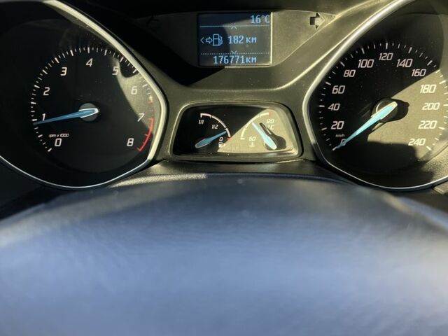 Серый Форд Фокус, объемом двигателя 1.6 л и пробегом 176 тыс. км за 7300 $, фото 17 на Automoto.ua