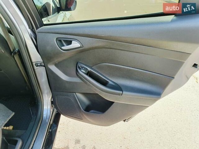 Серый Форд Фокус, объемом двигателя 2 л и пробегом 209 тыс. км за 7000 $, фото 17 на Automoto.ua