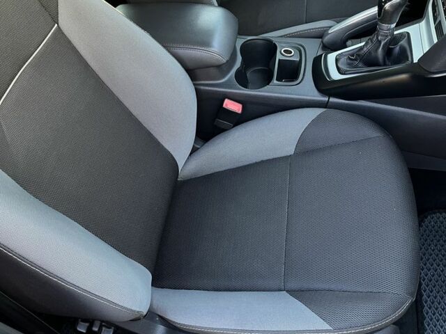 Серый Форд Фокус, объемом двигателя 1.6 л и пробегом 176 тыс. км за 7300 $, фото 12 на Automoto.ua