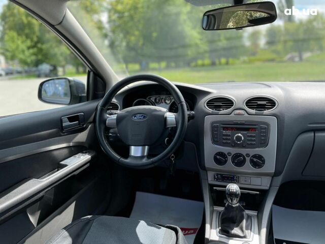 Серый Форд Фокус, объемом двигателя 1.6 л и пробегом 104 тыс. км за 6990 $, фото 21 на Automoto.ua