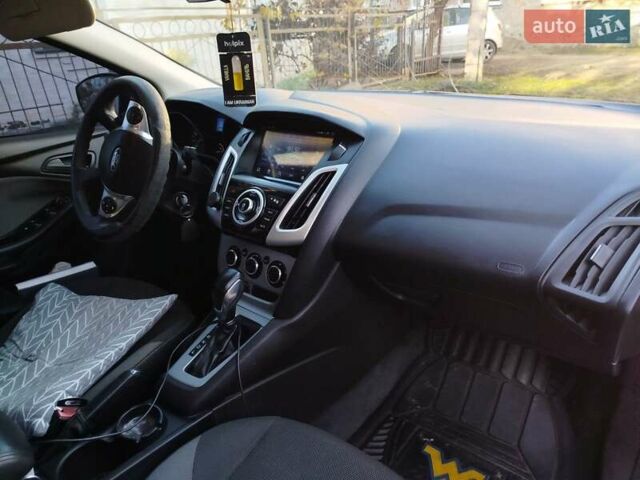 Серый Форд Фокус, объемом двигателя 2 л и пробегом 225 тыс. км за 6500 $, фото 2 на Automoto.ua