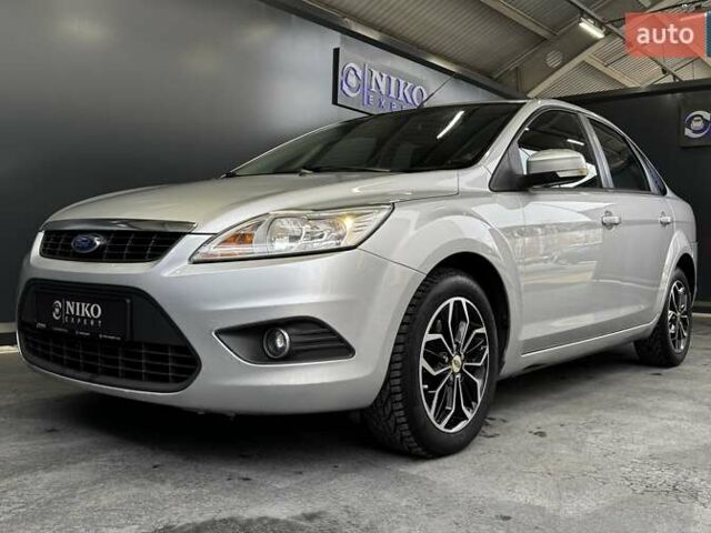 Серый Форд Фокус, объемом двигателя 1.6 л и пробегом 174 тыс. км за 6000 $, фото 3 на Automoto.ua