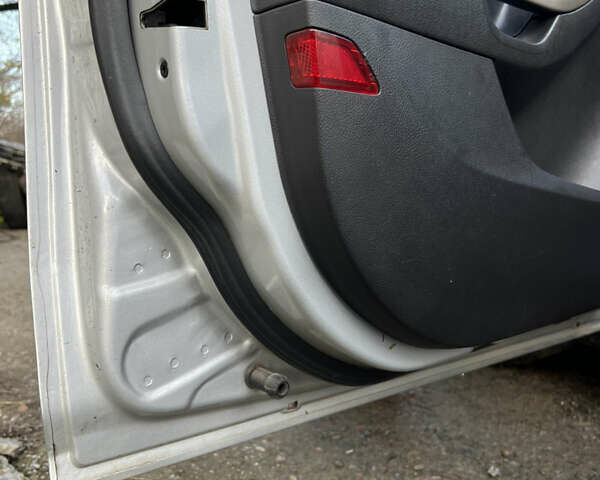 Сірий Форд Фокус, об'ємом двигуна 2 л та пробігом 186 тис. км за 7500 $, фото 6 на Automoto.ua