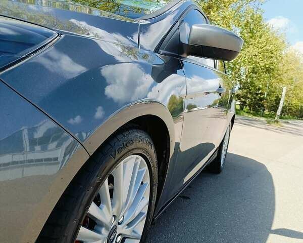 Серый Форд Фокус, объемом двигателя 2 л и пробегом 209 тыс. км за 7000 $, фото 12 на Automoto.ua