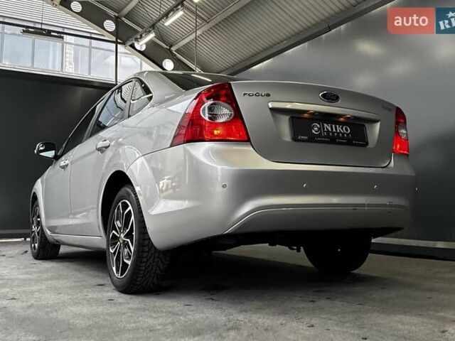 Серый Форд Фокус, объемом двигателя 1.6 л и пробегом 174 тыс. км за 6000 $, фото 13 на Automoto.ua