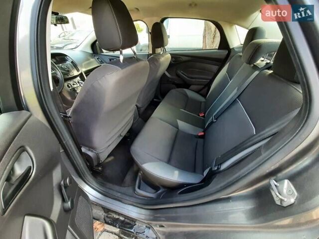 Серый Форд Фокус, объемом двигателя 2 л и пробегом 190 тыс. км за 5800 $, фото 14 на Automoto.ua