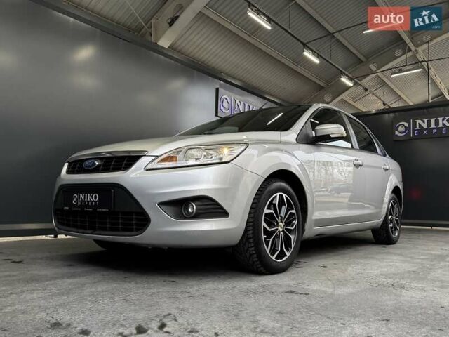 Серый Форд Фокус, объемом двигателя 1.6 л и пробегом 174 тыс. км за 6000 $, фото 6 на Automoto.ua