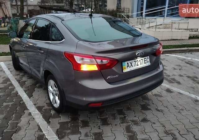 Серый Форд Фокус, объемом двигателя 1.6 л и пробегом 235 тыс. км за 7200 $, фото 4 на Automoto.ua