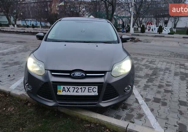 Серый Форд Фокус, объемом двигателя 1.6 л и пробегом 235 тыс. км за 7200 $, фото 13 на Automoto.ua