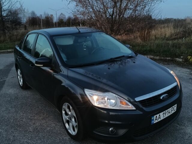 Серый Форд Фокус, объемом двигателя 2 л и пробегом 165 тыс. км за 6000 $, фото 1 на Automoto.ua