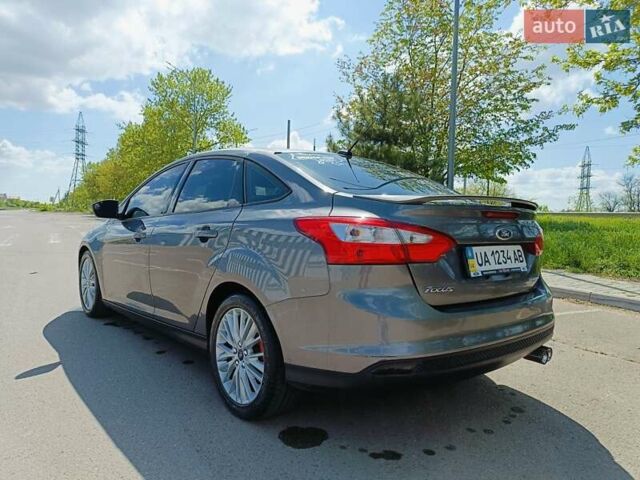 Серый Форд Фокус, объемом двигателя 2 л и пробегом 209 тыс. км за 7000 $, фото 5 на Automoto.ua