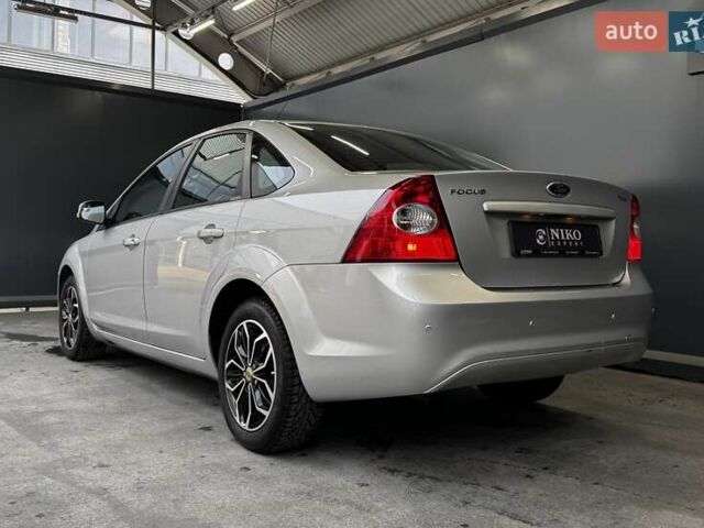 Серый Форд Фокус, объемом двигателя 1.6 л и пробегом 174 тыс. км за 6000 $, фото 10 на Automoto.ua