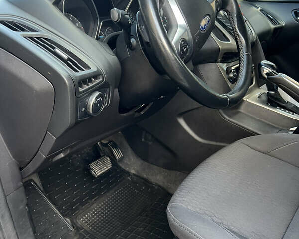 Сірий Форд Фокус, об'ємом двигуна 2 л та пробігом 186 тис. км за 7500 $, фото 5 на Automoto.ua