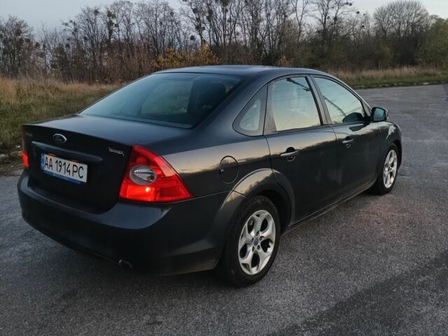 Серый Форд Фокус, объемом двигателя 2 л и пробегом 165 тыс. км за 6000 $, фото 2 на Automoto.ua