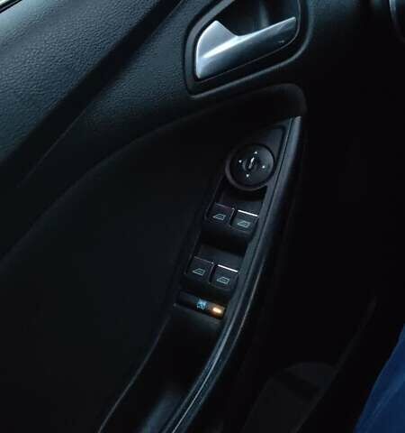 Серый Форд Фокус, объемом двигателя 1.6 л и пробегом 235 тыс. км за 7200 $, фото 17 на Automoto.ua