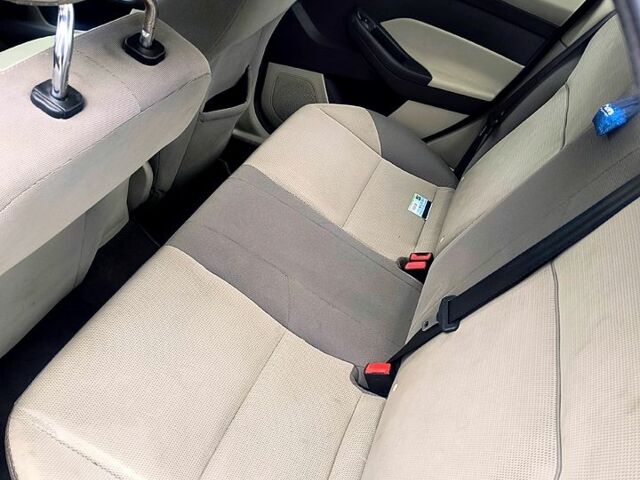 Сірий Форд Фокус, об'ємом двигуна 2 л та пробігом 260 тис. км за 3500 $, фото 7 на Automoto.ua